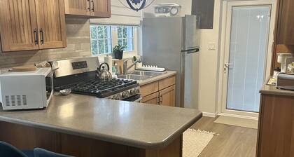 Charming 1-bedroom apartment centrally located to all that Bermuda has to offer