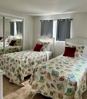 2 chambres, fer et planche à repasser, Wi-Fi gratuit, draps fournis