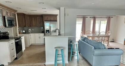 Coastal Comfort Meets Florida Fun – Your Siesta Key Escape Awaits!