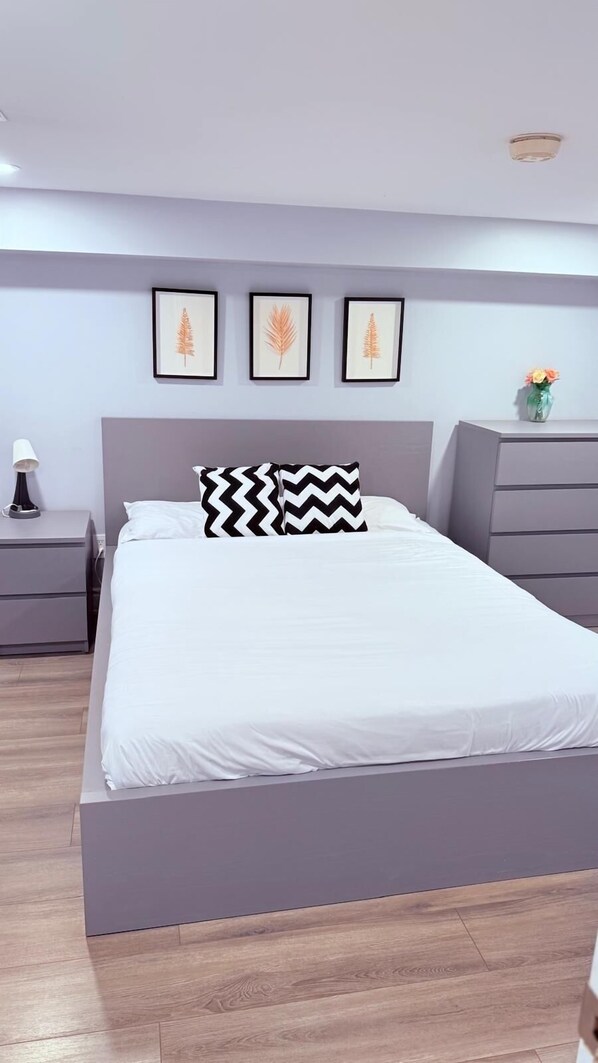 2 chambres, fer et planche à repasser, Wi-Fi, draps fournis