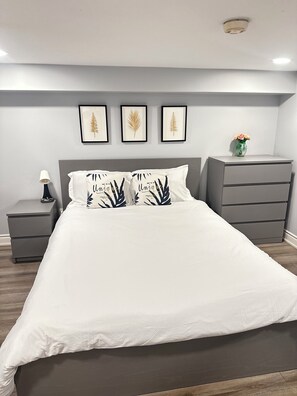 2 chambres, fer et planche à repasser, Wi-Fi, draps fournis