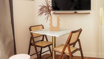 Apartment | Dining