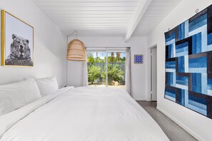 3 bedrooms, desk, iron/ironing board, WiFi