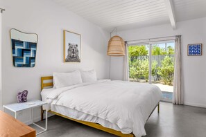 2 bedrooms, desk, iron/ironing board, free WiFi