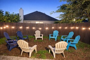 House | 4 bedrooms - Crew Stay Sleeps 16 Work Cook Play Relax (Aubrey)