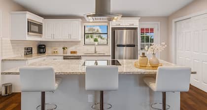 Built for Crews 1-story XL Yard Ample Parking