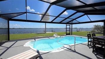 Piscine extérieure, piscine chauffée