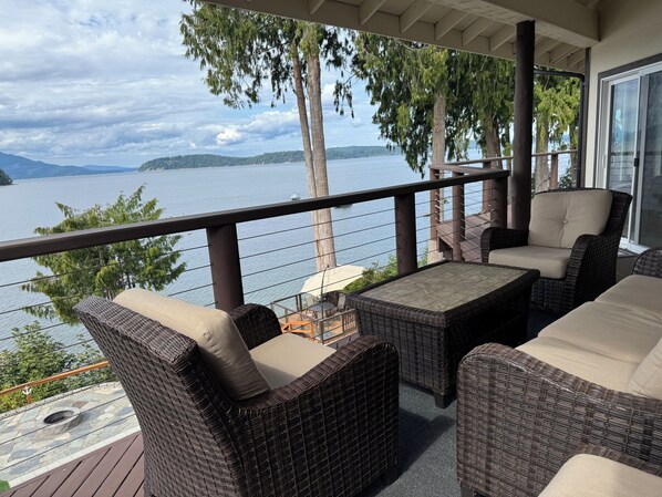 Property grounds - Coasta Villa on Hood Canal-Beachfront/Mini-Golf (Seabeck)