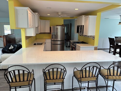 Tremendous 3-bedroom pool house in Homosassa 2600 sq ft executive home.