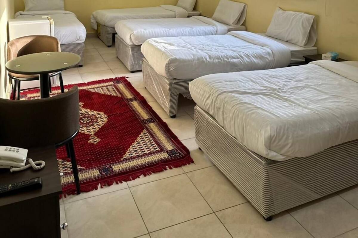 Deluxe Room, 5 Bedrooms | Egyptian cotton sheets, premium bedding, in-room safe, laptop workspace