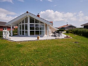 House | Outdoor dining - 4 Star Holiday Home in Friedrichkoog (Friedrichskoog)