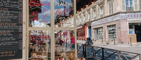 公寓 | 室外用餐