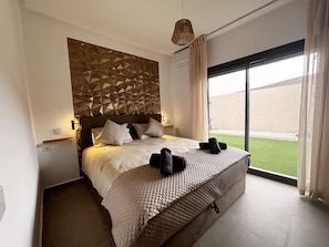 2 habitaciones, tabla de planchar con plancha, wifi y ropa de cama