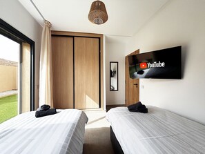 2 bedrooms, iron/ironing board, WiFi, bed sheets