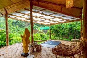 Superior Double Room, Mountain View | Living area