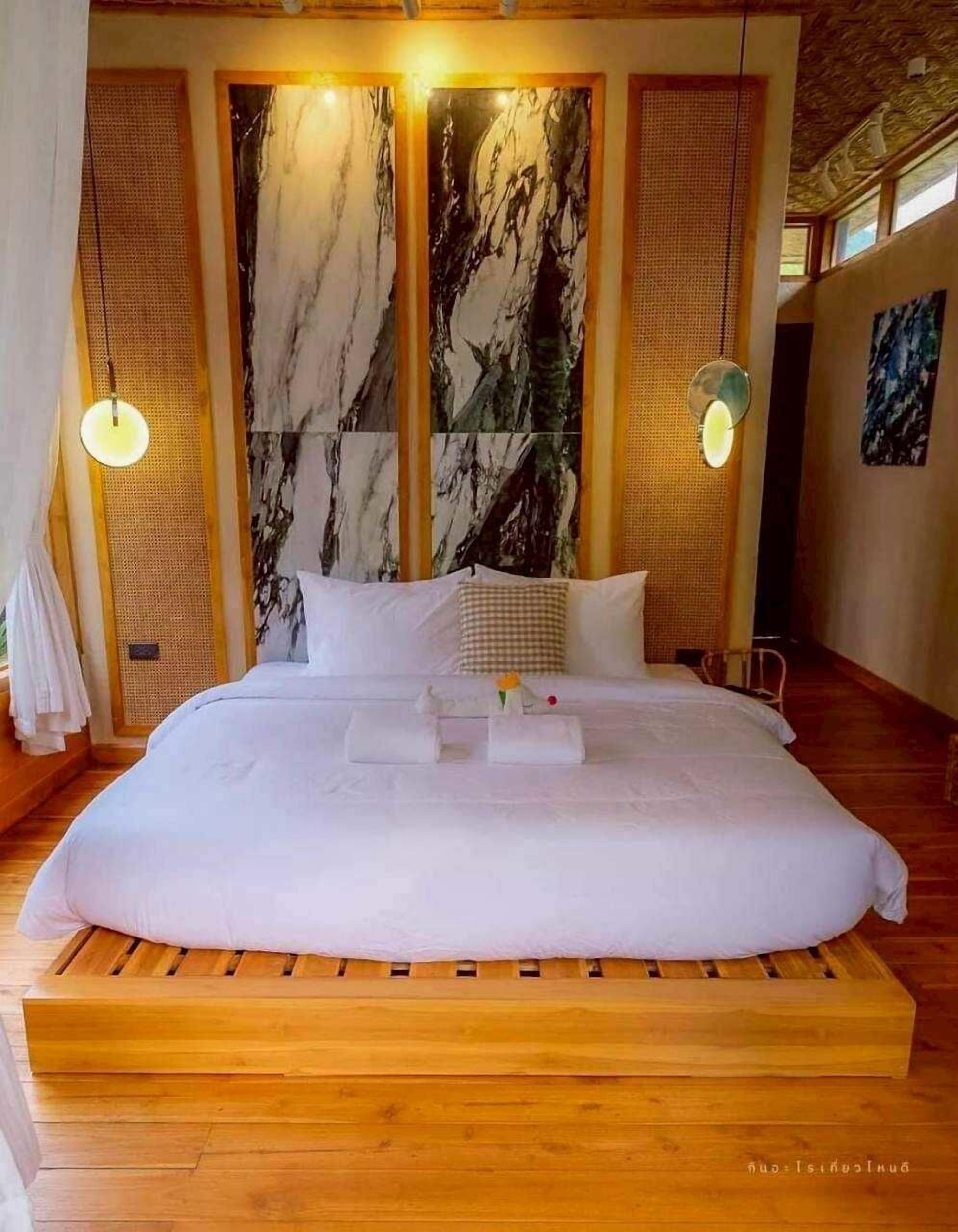 Deluxe Double Room, River View | Free WiFi