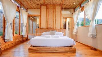 Deluxe Double Room, River View | Free WiFi