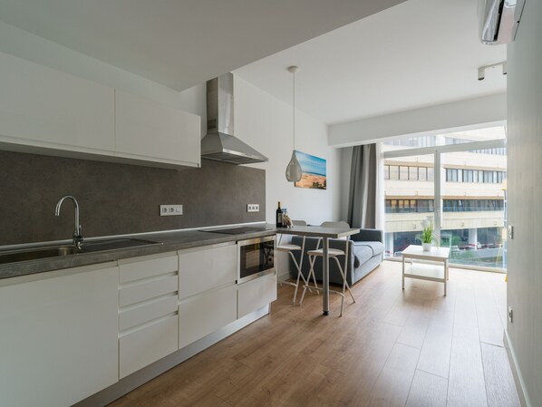 Fridge, microwave, coffee/tea maker, electric kettle