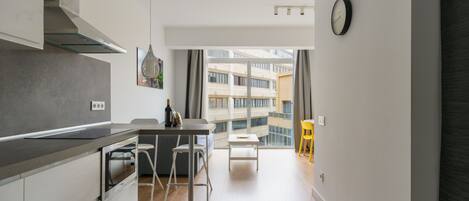 Fridge, microwave, coffee/tea maker, electric kettle