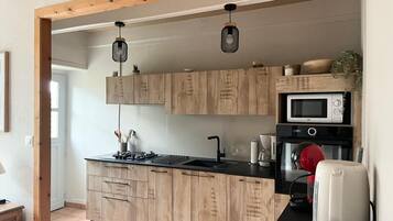 Micro-ondas, fogão, cooktop, lava-louças