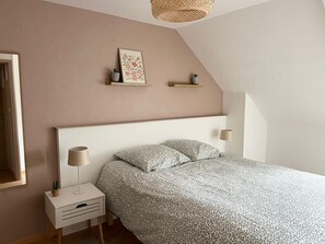2 Schlafzimmer, Bügeleisen/Bügelbrett, Internetzugang, Bettwäsche