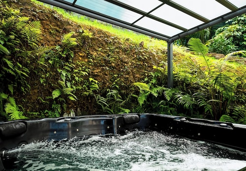 Villa Angerville, spacious villa that can accommodate up to 24 people