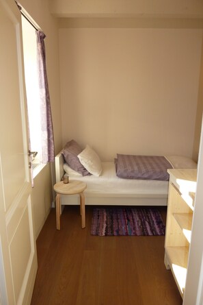 2 bedrooms, Internet, bed sheets