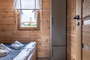 Casa | 3 dormitorios, mobiliario individual, ropa de cama