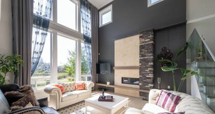 Luxury Lakeview Retreat – Morgan Creek Golf Stay