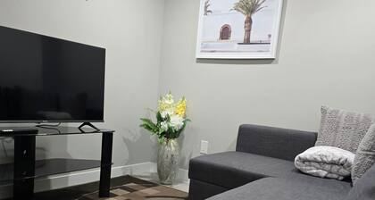 Exquisite Studio close to Airport and amenities!