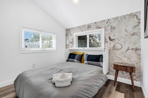 2 slaapkamers, een bureau, wifi, beddengoed