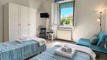 2 Schlafzimmer, BĂŒgeleisen/BĂŒgelbrett, kostenloses WLAN, BettwĂ€sche