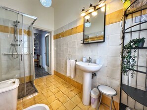Hair dryer, towels - Cottage Oleandro - Two Bedroom House, Sleeps 5 (Civitella in Val di Chiana)