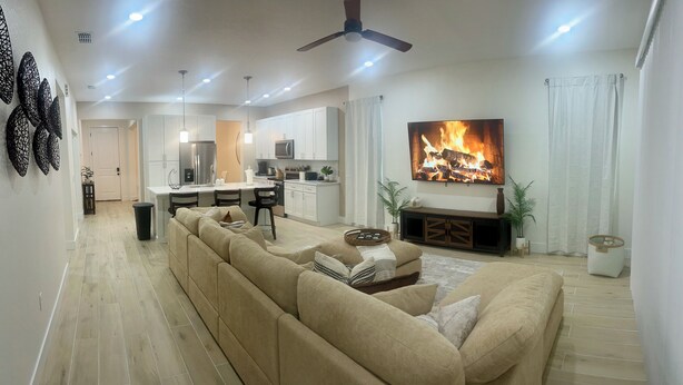 TV, stereo - Meet. Play. Stay. • Relax & Play in Orlando (Orlando)