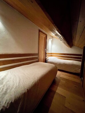 3 bedrooms, WiFi, bed sheets
