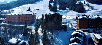 Semi-detached chalet in the heart of Courchevel Village