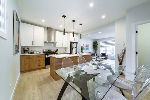 Cozy4bedroomsEntireHouseFreewifiparkingKINGbeds