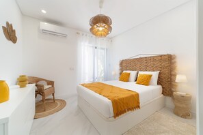 Bügeleisen/Bügelbrett, Internetzugang, Bettwäsche