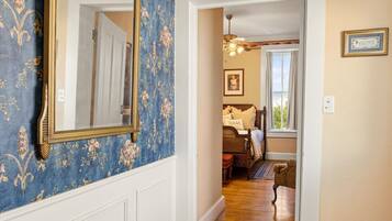 2 chambres, fer et planche à repasser, Wi-Fi, draps fournis