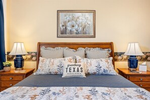 2 makuuhuonetta, silitysrauta/-lauta, Wi-Fi, vuodevaatteet