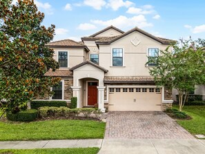 Exterior - Luxury 9BR w/ Arcade, Pool & Resort Waterpark – Near Disney (Four Corners)