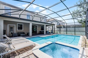 Piscine extérieure, piscine chauffée