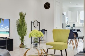 Interior - Twin City View Apartments I King Bed I FreeParking (Dallas)