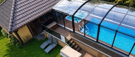 อพาร์ทเมนท์ | สระว่ายน้ำ | สระว่ายน้ำกลางแจ้ง