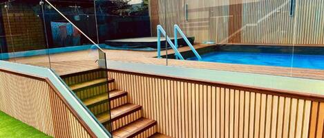 Huoneisto | Uima-allas | Ulkouima-allas