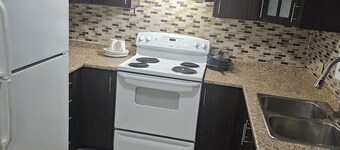 Cozy&Peaceful 3 bedroom house available 20 mins to perrson airport