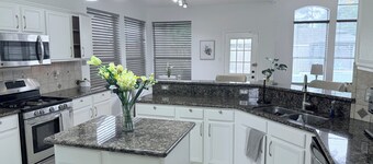 4-bedroom house in wonderful Spring with a pool