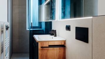 Dusche, Handtücher, Seife, Toilettenpapier