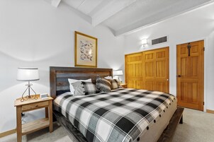 Condo (2 Bedrooms) | Property amenity