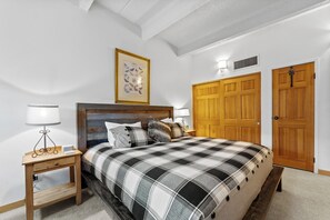 Condo (2 Bedrooms) | Fachada